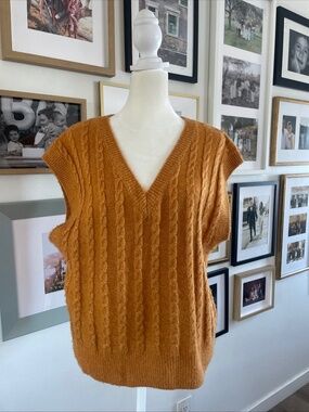 CUPCAKES AND CASHMERE Boxy Cable Knit Sweater Vest in Ochre Gold WOMEN'S MEDIUM